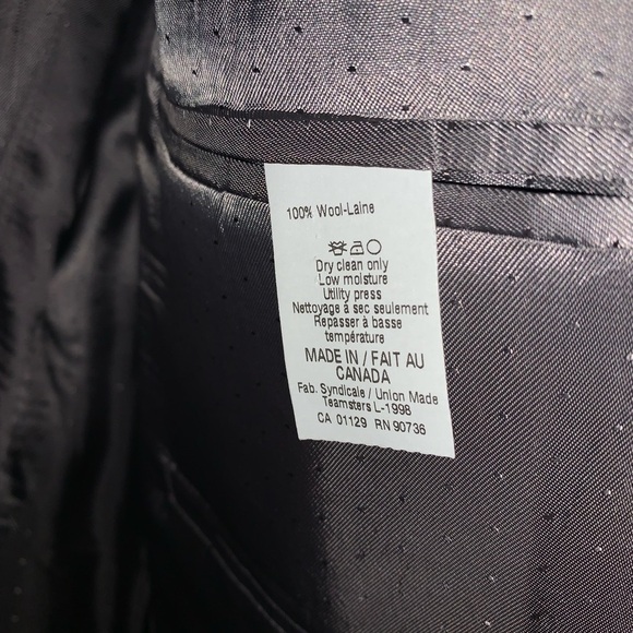 Calvin Klein men’s gray pinstriped suit, blazer, and pants 100% Wool 40R - Picture 11 of 15